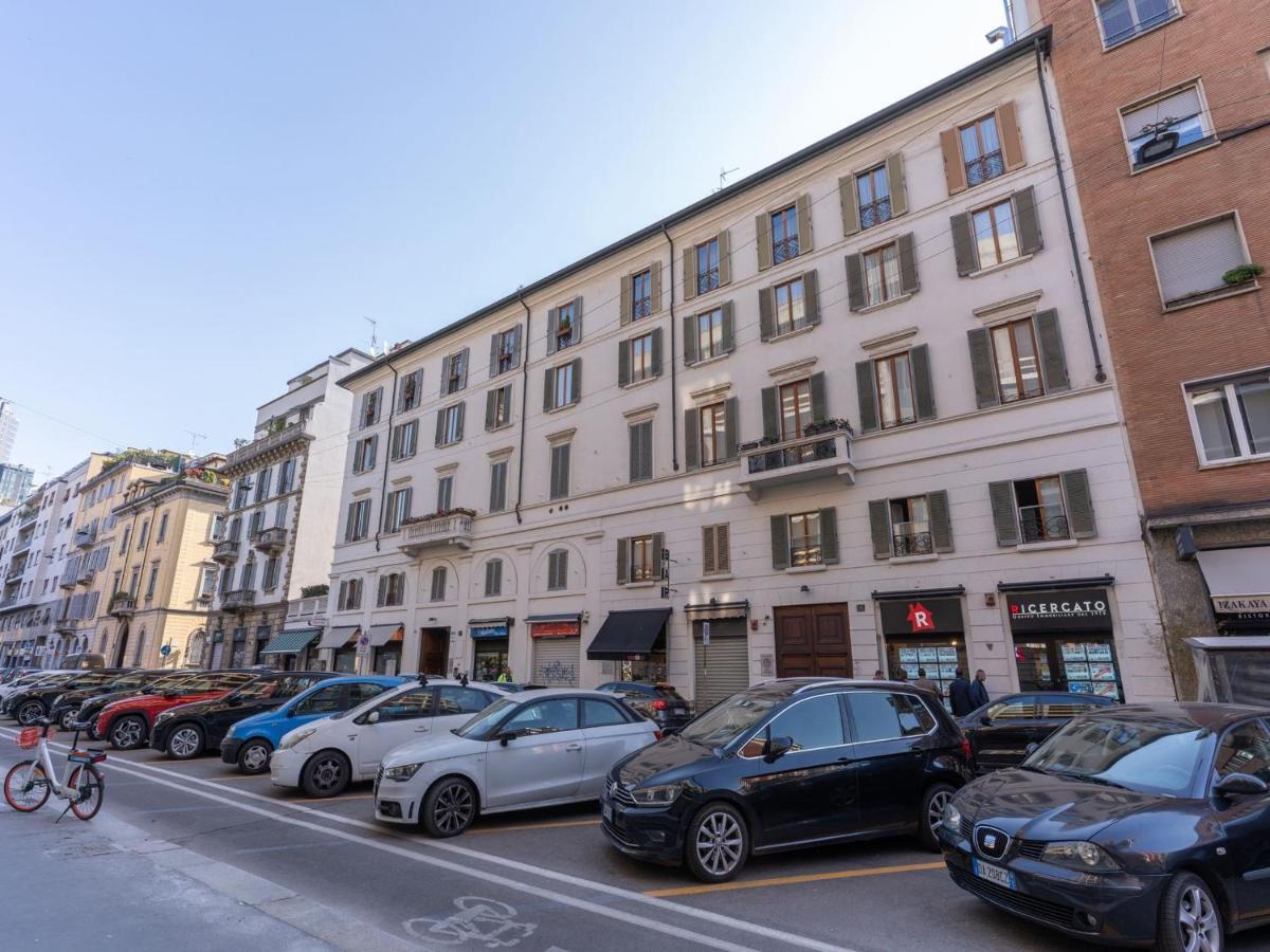 The Best Rent - Gorgeous Two-Bedroom Apartment In Porta Nuova District Милан Экстерьер фото