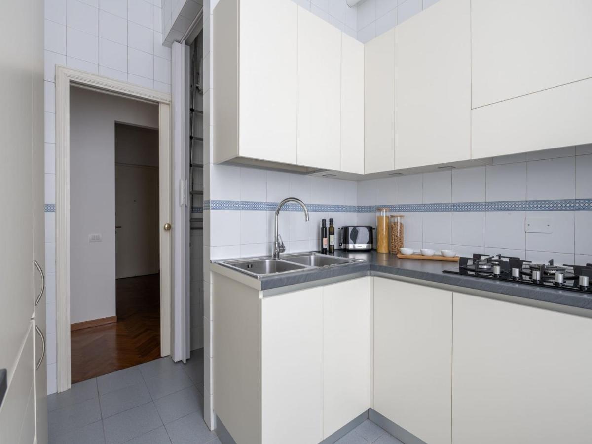 The Best Rent - Gorgeous Two-Bedroom Apartment In Porta Nuova District Милан Экстерьер фото