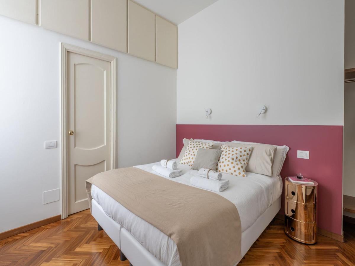 The Best Rent - Gorgeous Two-Bedroom Apartment In Porta Nuova District Милан Экстерьер фото
