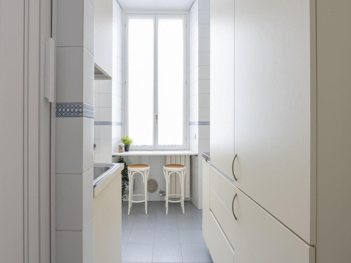 The Best Rent - Gorgeous Two-Bedroom Apartment In Porta Nuova District Милан Экстерьер фото